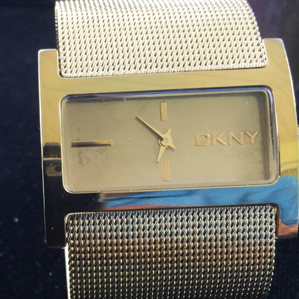 DKNY